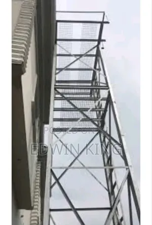 Commissioner Tank Stand