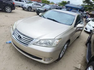 Lexus ES 350 2010 Gold