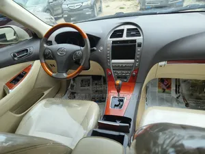 Lexus ES 350 2010 Gold