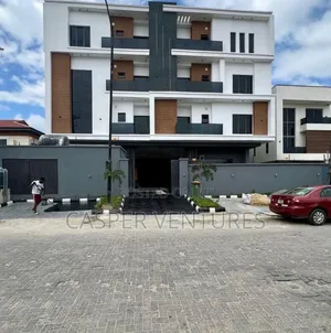 3bdrm Apartment in Adeniran, Lekki Phase 1 for rent