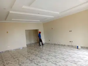 3bdrm Block of Flats in Wuye for rent