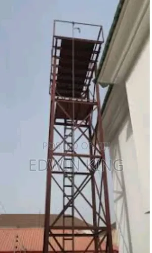 Pee Tank Stand