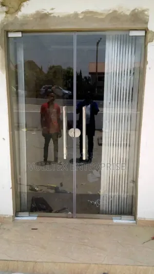 Modern Double Glass Swing'door