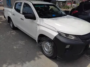 Mitsubishi L200 2019 White
