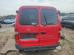 Toyota HiAce 2004 Red