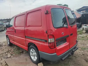 Toyota HiAce 2004 Red