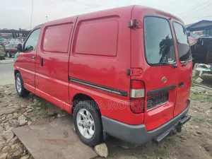 Toyota HiAce 2004 Red