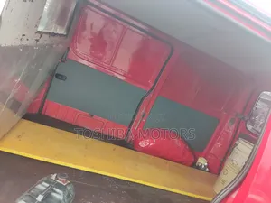 Toyota HiAce 2004 Red