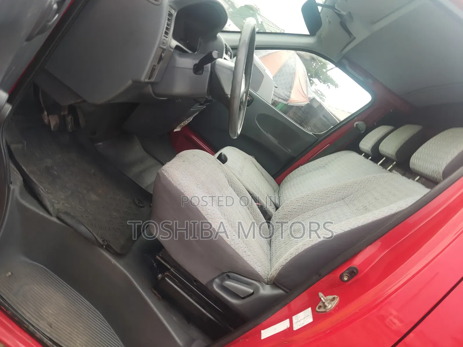 Toyota HiAce 2004 Red