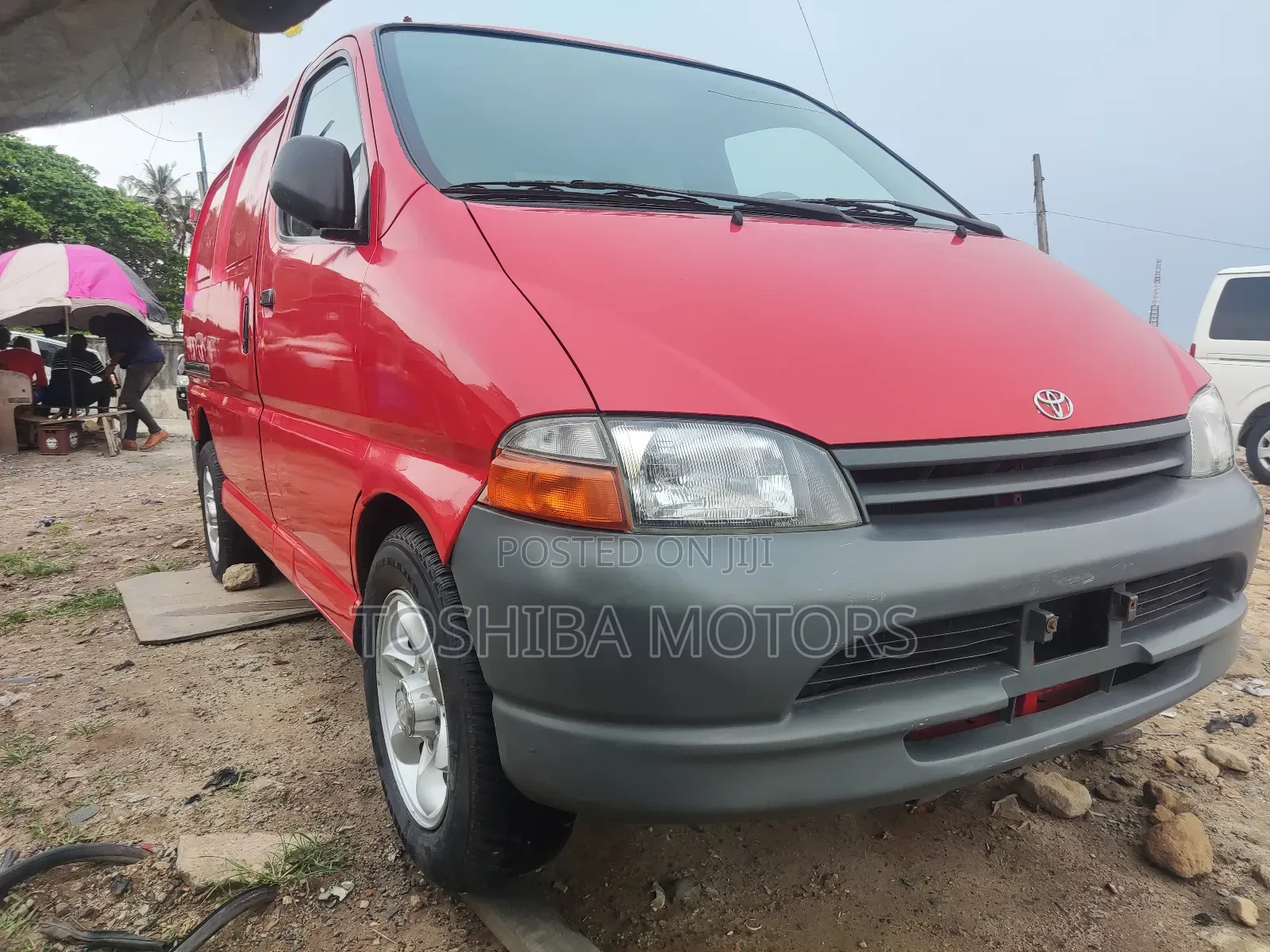 Toyota HiAce 2004 Red