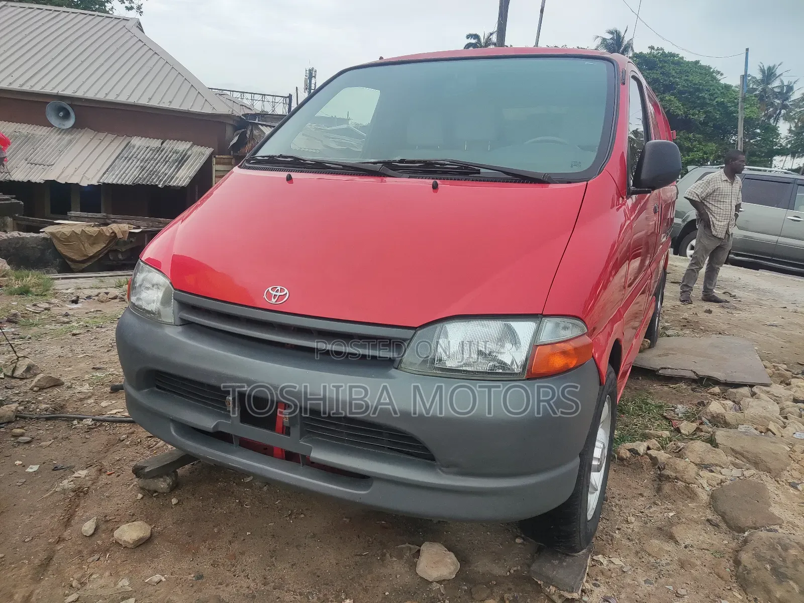 Toyota HiAce 2004 Red
