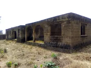 Photo - Uncompleted 2 Units of 5bd 3bd Bungalow for Sale at Wufun
