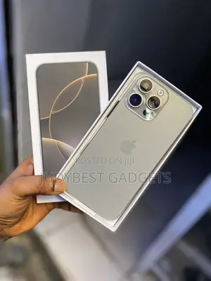 Photo - Apple iPhone 16 Pro Max 1 TB Silver