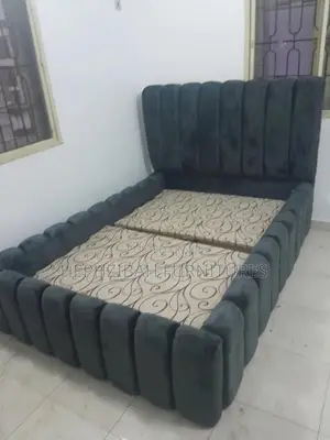 4.5 X 6 Upholstered Padded Bedframe