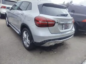 Mercedes-Benz GLA-Class 2018 Silver