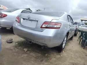 Toyota Camry 2010 Silver