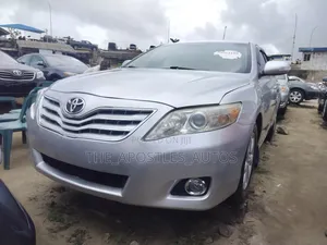 Toyota Camry 2010 Silver