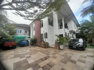 5bdrm Duplex in Amuwo-Odofin for sale