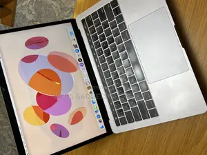 Laptop Apple MacBook 2018 16GB Intel Core i5 SSD 256GB