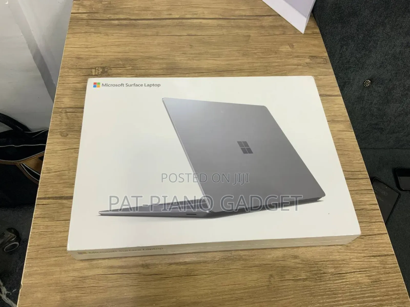 New Laptop Microsoft Surface Laptop 3 8GB AMD Ryzen 5 SSD 256GB
