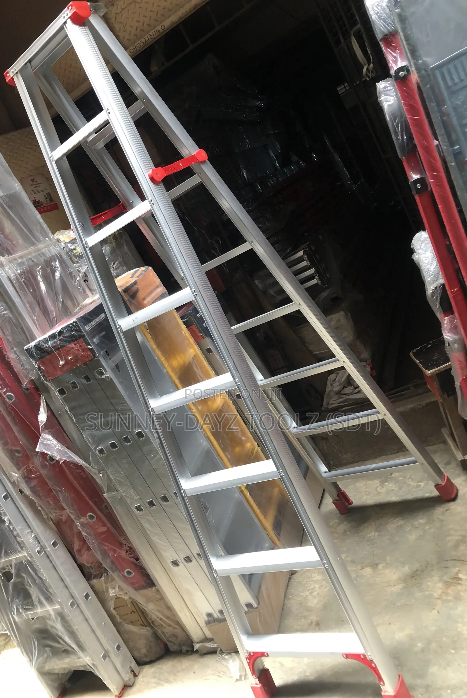 8 Steps by 2 Sides Ladder