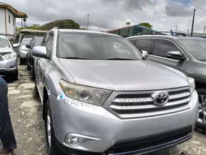 Toyota Highlander 3.5L 4WD 2013 Silver
