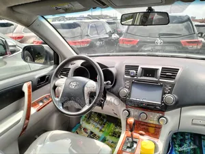 Toyota Highlander 3.5L 4WD 2013 Silver