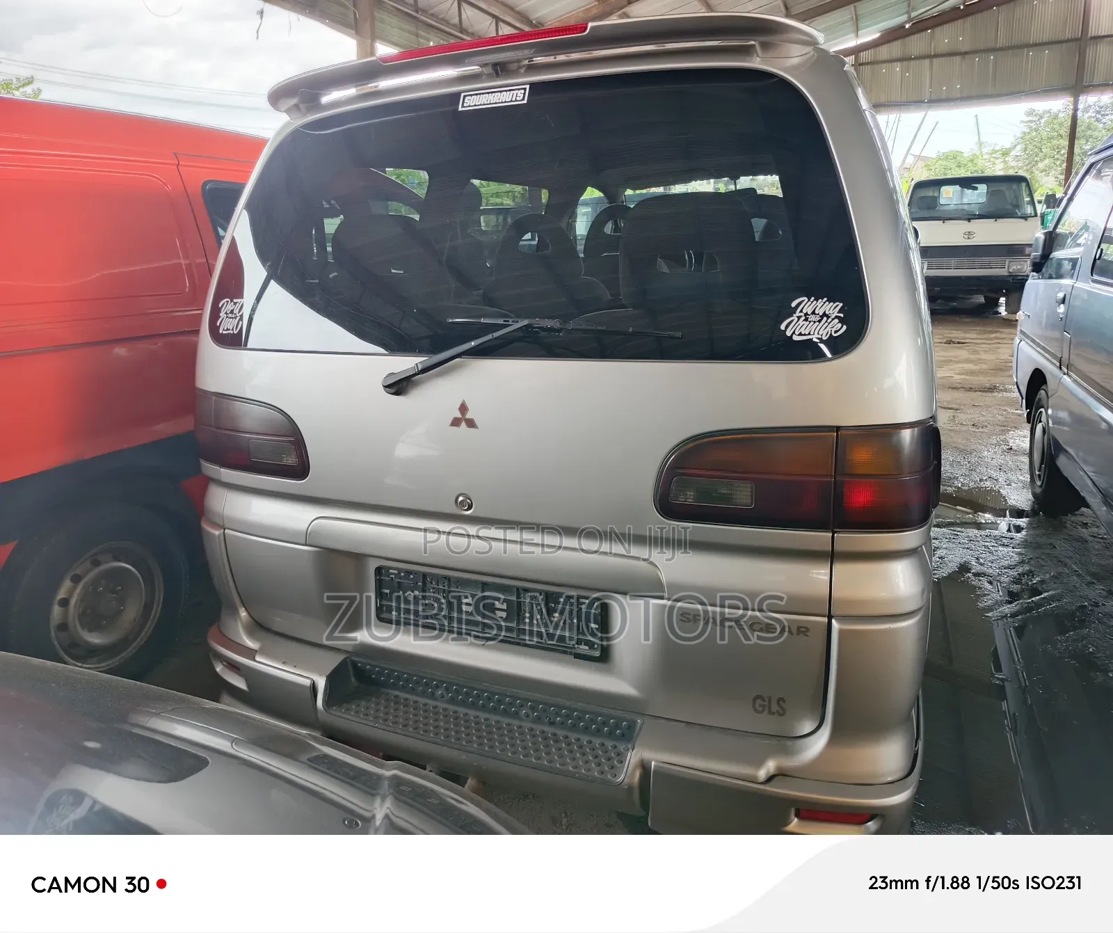 Mitsubishi Space Gear 2005 Silver