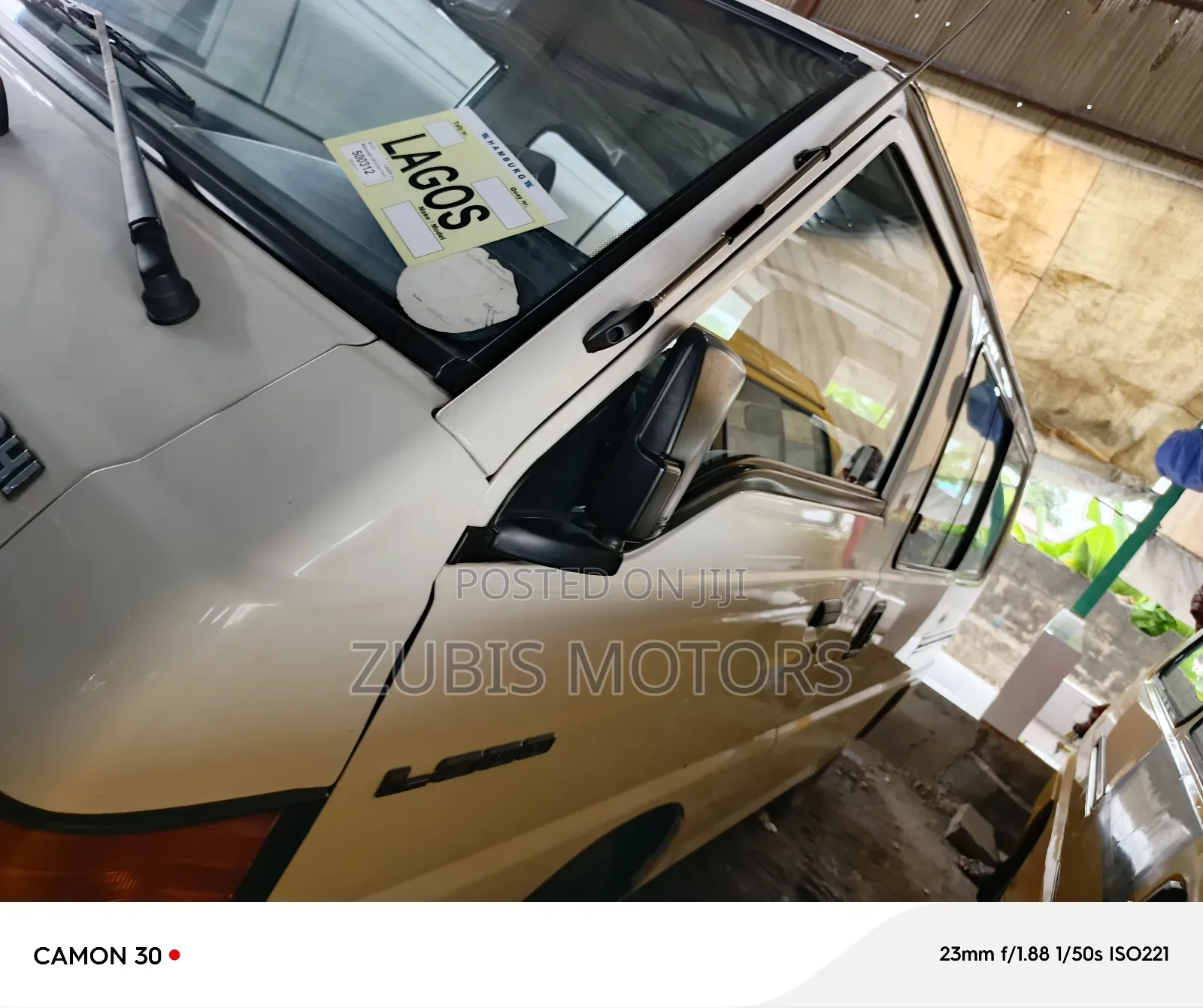 Mitsubishi L300 2002 White