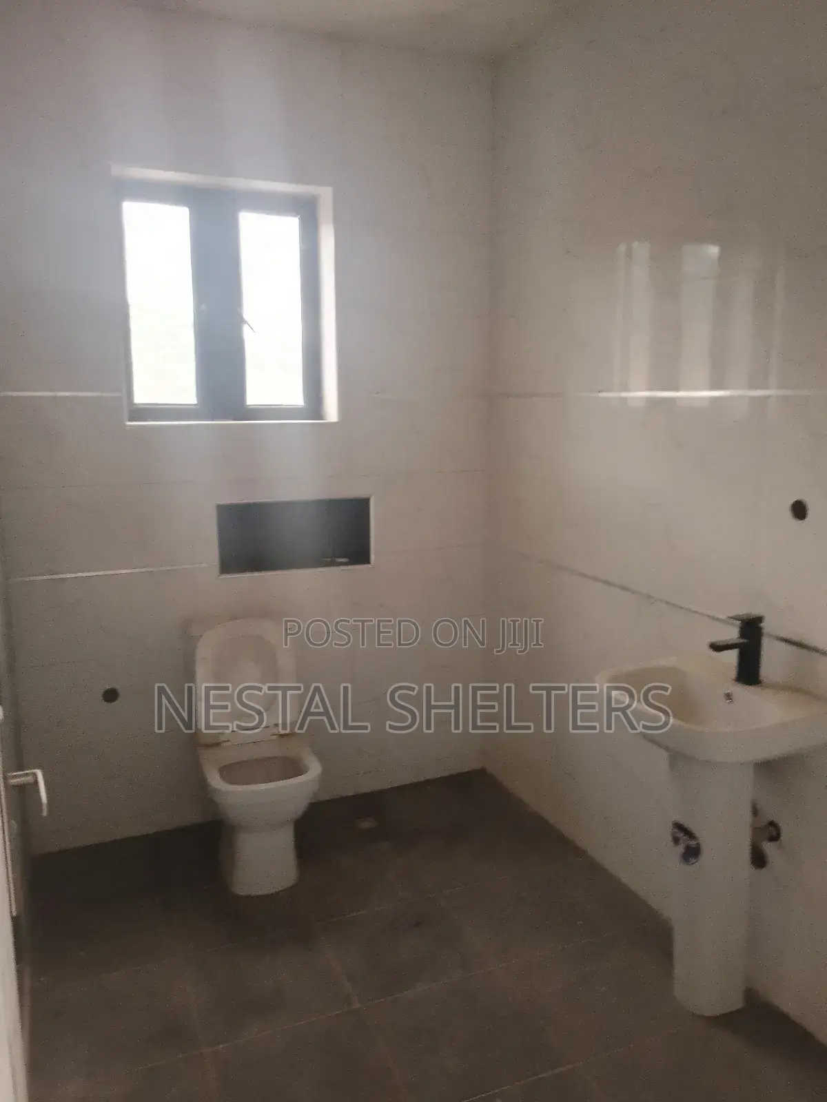 5bdrm Townhouse / Terrace in Katampe Extension for rent