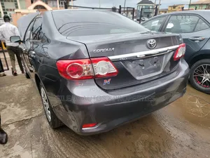 Toyota Corolla L 4-Speed Automatic 2013 Gray
