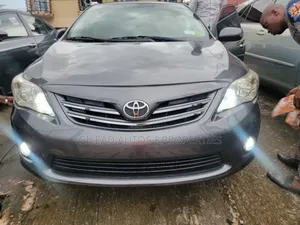 Toyota Corolla L 4-Speed Automatic 2013 Gray
