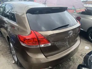 Toyota Venza V6 AWD 2012 Brown