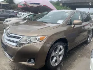 Toyota Venza V6 AWD 2012 Brown