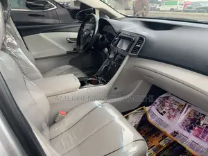 Toyota Venza Limited 4dr Wagon AWD (3.5L 6cyl 6A) 2014 Silver