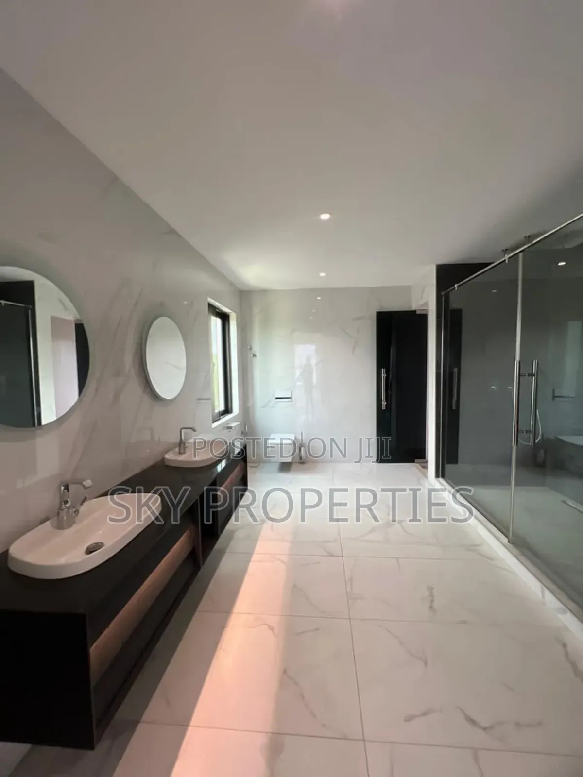 5bdrm Mansion in Banana Island, Ikoyi for rent