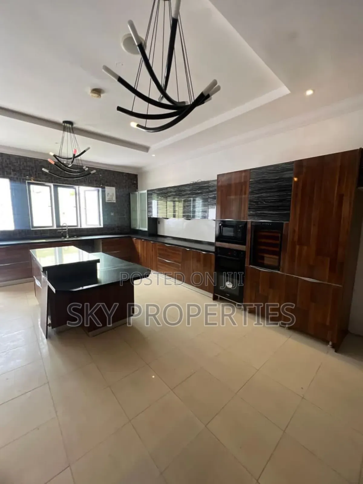 5bdrm Mansion in Banana Island, Ikoyi for rent