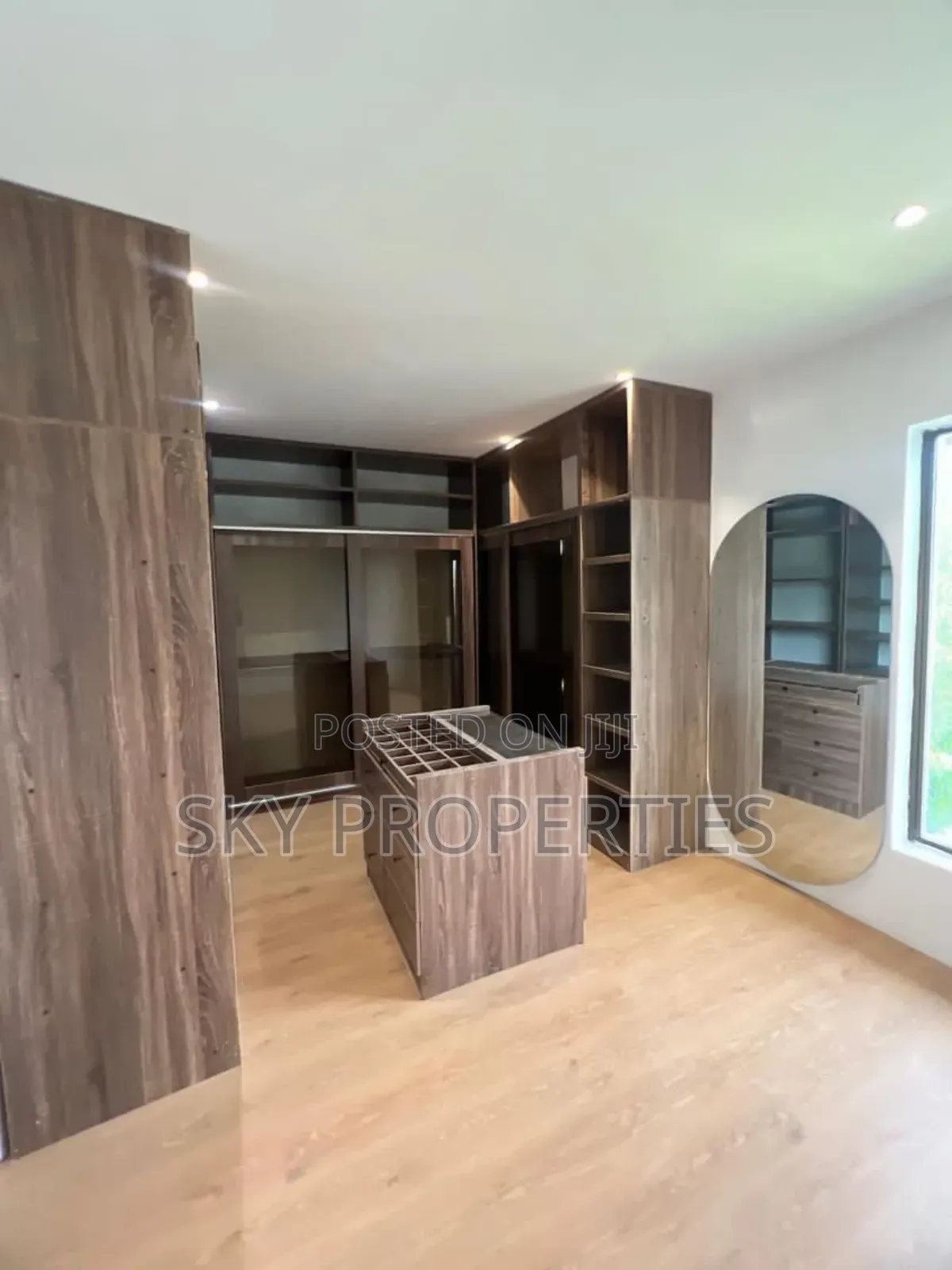 5bdrm Mansion in Banana Island, Ikoyi for rent