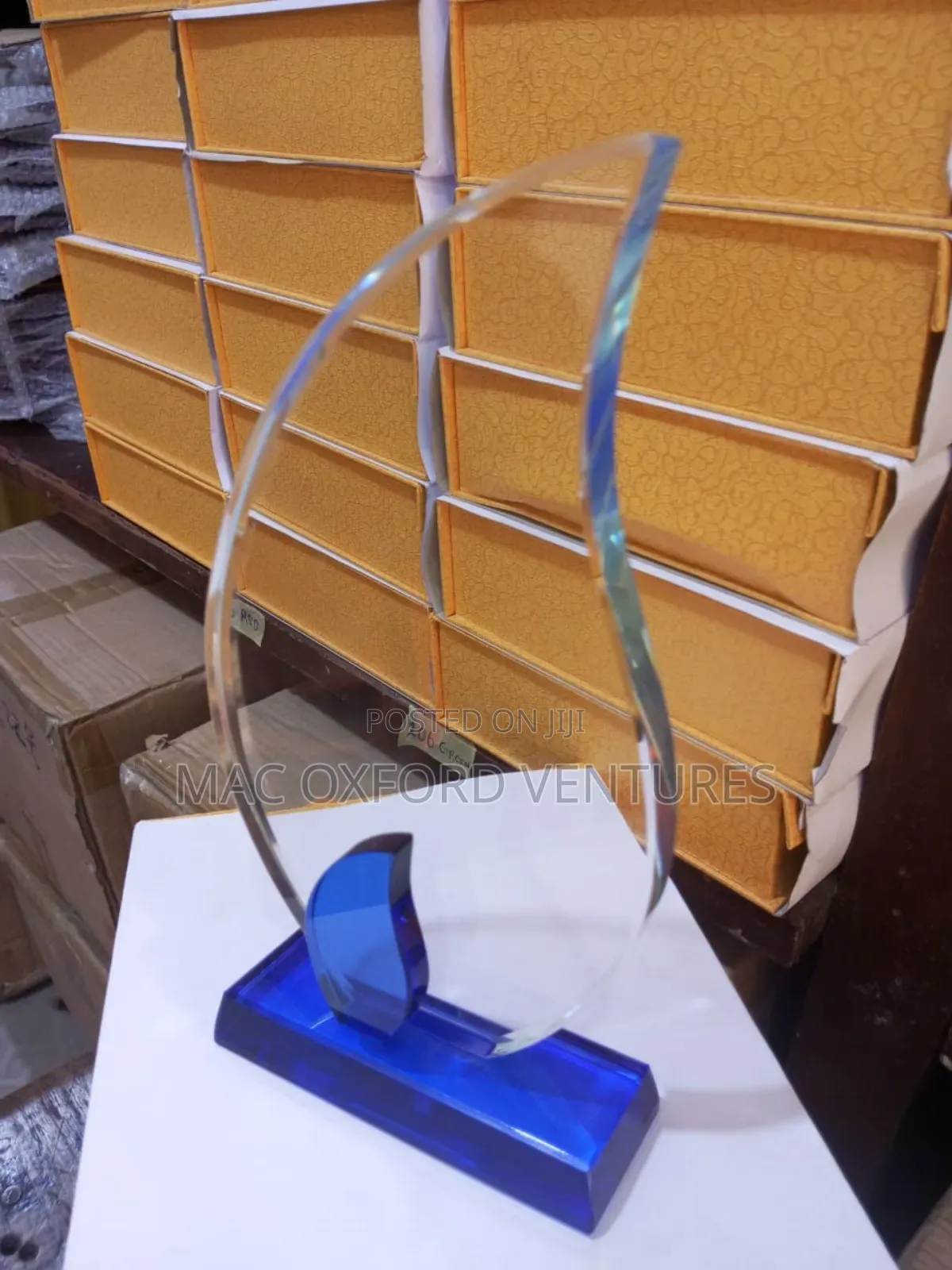 D 35 Crystal Award