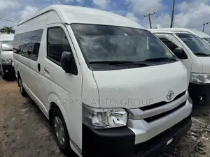 Toyota HiAce 2017 White
