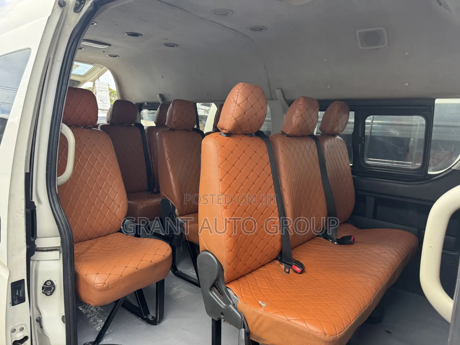 Toyota HiAce 2017 White