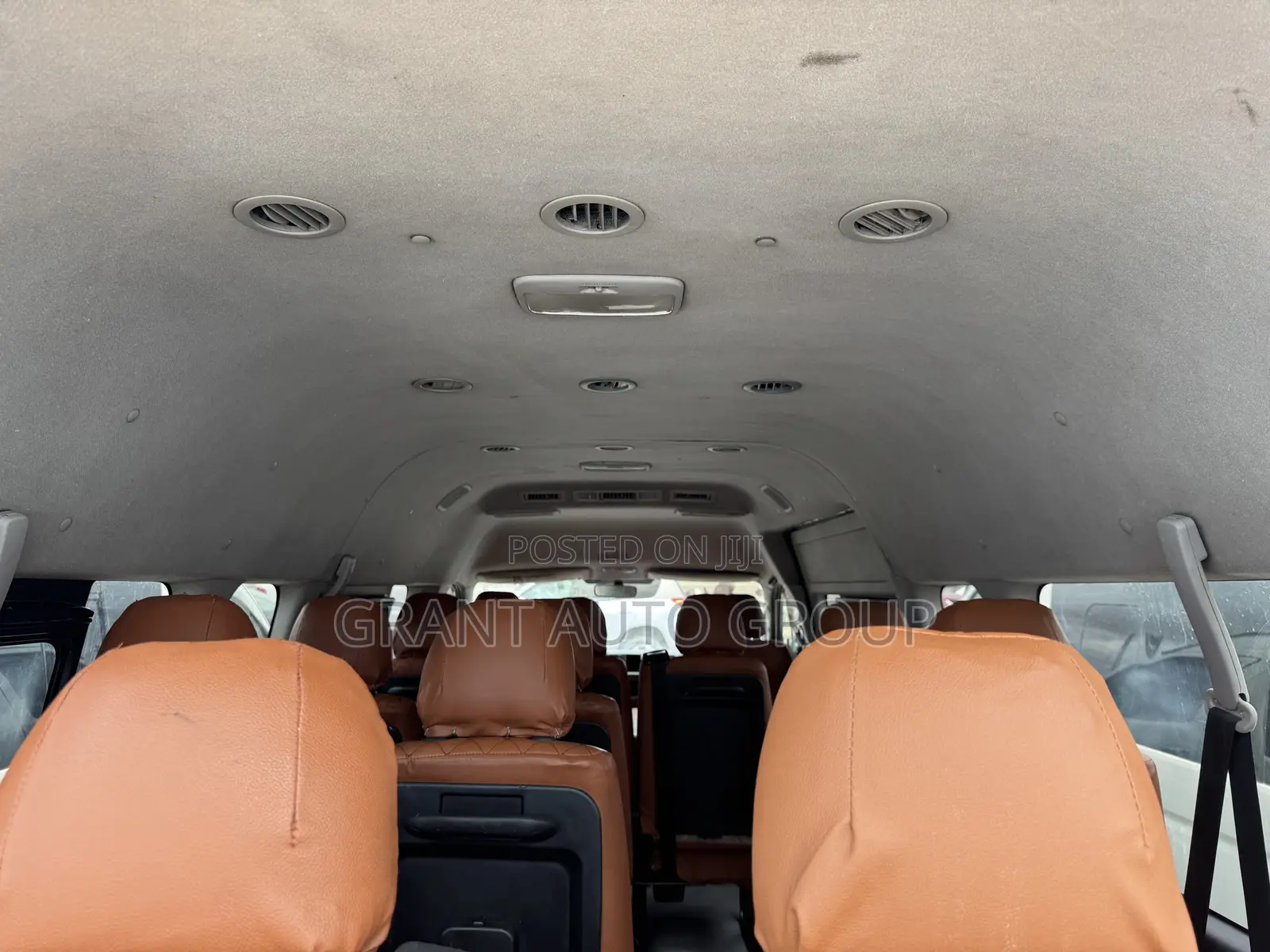 Toyota HiAce 2017 White