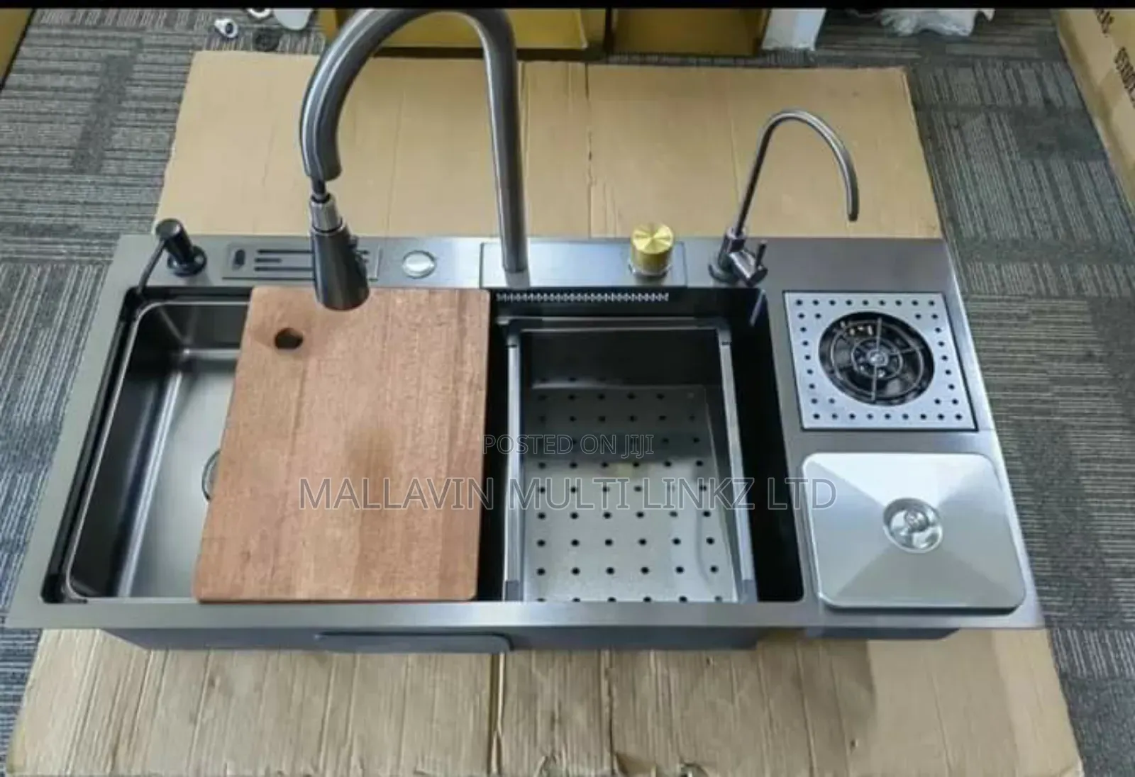 Waterfall Multifunctional Large Kitchen Sink With Trash Can