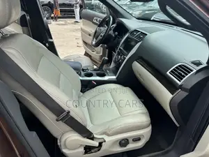 Ford Explorer 2012 Gold