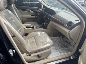 Mercedes-Benz C300 2014 Black