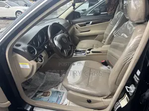 Mercedes-Benz C300 2014 Black