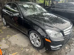 Mercedes-Benz C300 2014 Black