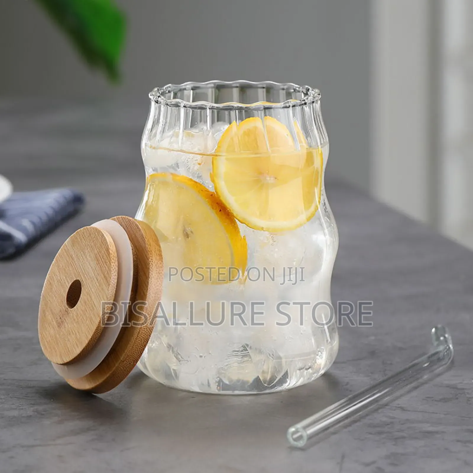 Wavy Design Glass Smoothie Cup
