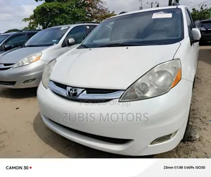 Toyota Sienna Limited 7 Passenger 2010 White