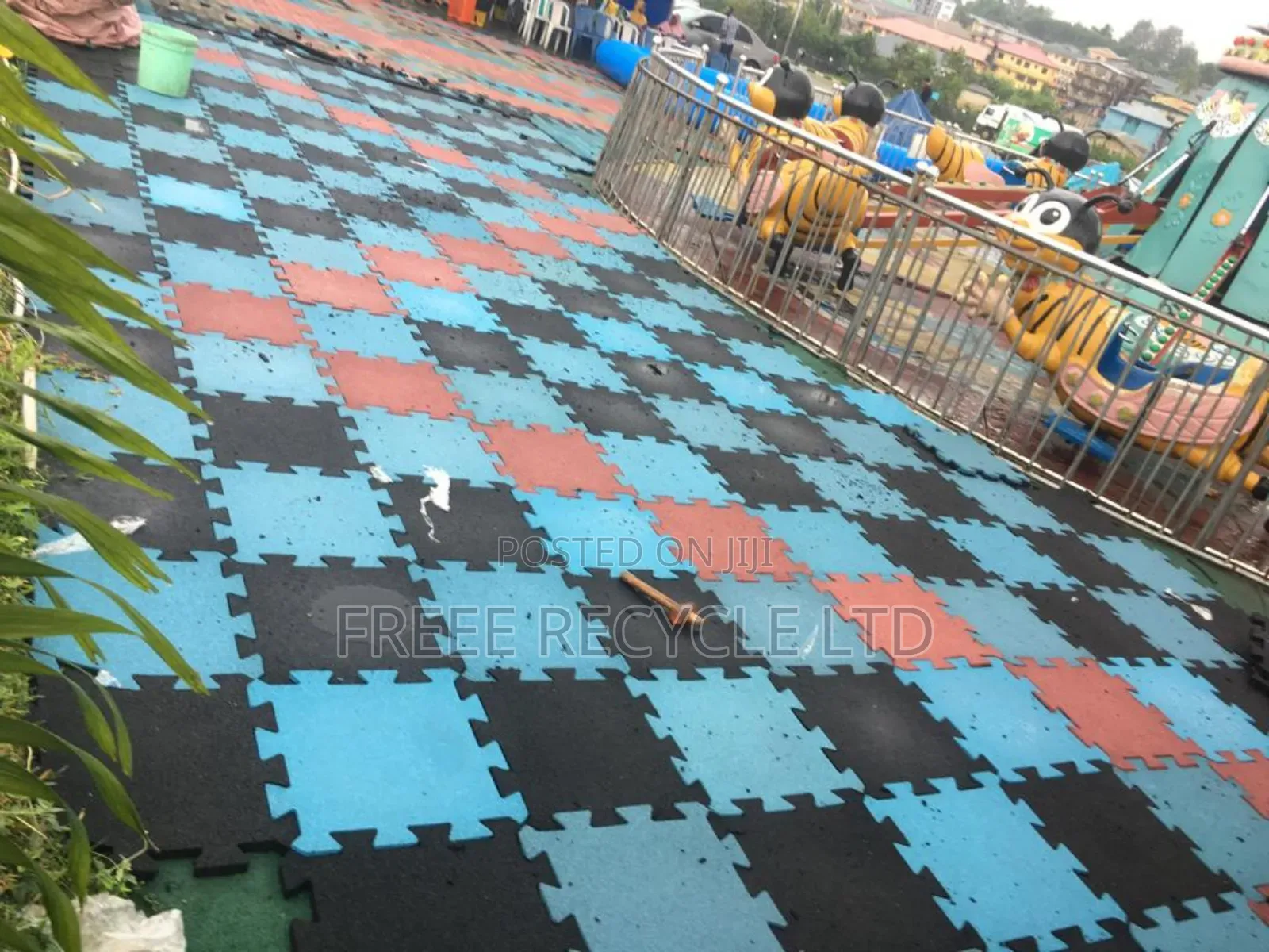 Plain/Interlocking Tiles (Gym Floor)